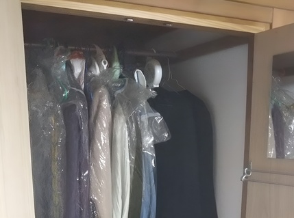 箪笥内にある故人の衣類