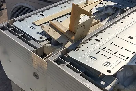 エアコン取り外し後の光景